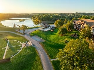 Flint Oak grounds and lake